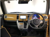 オシャレなインテリアで運転する気分も盛り上がりますよね^^