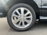 タイヤ・ホイールの写真です。
