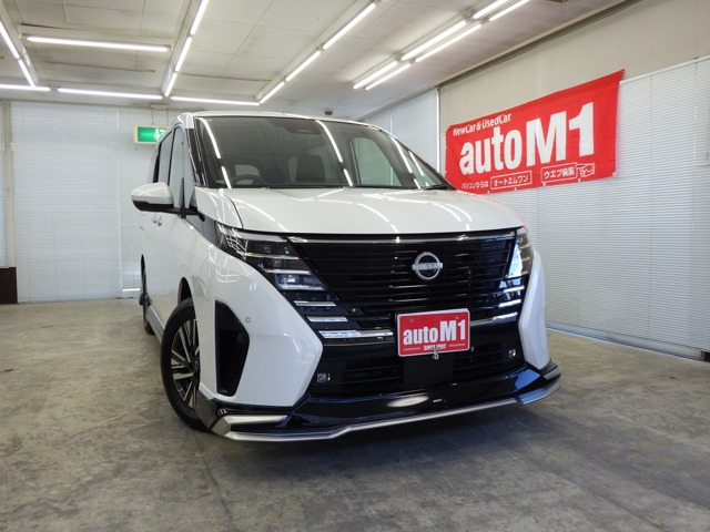 セレナ 1.4 e-4ORCE ハイウェイスターV 4WD 