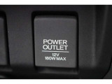 12V電源ソケットから、携帯の充電なども可能です。