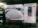 パノラミックビューモニター付きです。車両を上から見たような映像をディスプレイオーディオ画面に表示。運転席からの目視だけでは見にくい、車両周辺の状況をリアルタイムでしっかり確認できます。