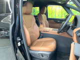 運転席シート廻りは使用感も少なく、良好な状態となっています。前オーナー様が丁寧に使っていたことがよくわかりますね。