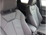 Audi正規ディーラーが高品質をお約束。高度な訓練・教育を受けたAudi専任メカニックが、100項目にもおよぶ精密な点検を実施いたします。すべてをクリアしたAudi車だけが、あなたのお手元に届けられるのです。