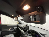 運転席・助手席にはバニティミラー付き♪身だしなみチェックできますよ(^^♪