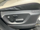 【10Wayパワーシート】 細かい角度調節が可能な、電動シートです。シートポジションの記憶機能つきで便利。