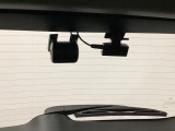後方にもドライブレコーダーのカメラ(社外品)が付いています。前後両方でお車の周りを監視・記録いたします。*使用時は、別途SDカードが必要になります。