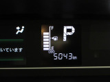 たとえばダイハツのお店にある、たくさんのスマアシ搭載車は、正常に作動する事をしっかり確認します。