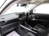 ダイハツのお店では、ダイハツ車を知り尽くしたプロフェッショナルが、専用の診断機器を使って各システムを点検しております。