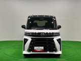 細部にメッキパーツの煌き。大人の感性に響く洗練さを身にまとった後期タントカスタムが入荷致しました。
