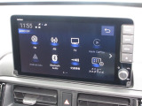 ナビゲーションは純正メモリーナビ(LXM-242ZFNi)を装着しております。AM、FM、Bluetooth、フルセグTVがご使用いただけます。初めて訪れた場所でも安心ですね!