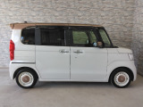 オプションになりますが、ボディーコーティングもご用意しております。新車の輝きに近づき、洗車などのお手入れも楽になりますよ。