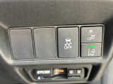 有料道路をキャッシュレスで通行できるETC車載器付きです。運転席足元に設置されています。ETCセットアップ費用は含まれておりません。別途必要となります。