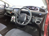 前方の見通しが良いすっきりした視界、誰でも扱いやすく運転できます。疲れにくく安心ドライブを更に快適なものにします!