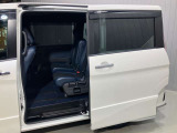 【両側ハンズフリーオートスライドドア】寝ているこどもを抱いていても、荷物を持っていても問題なし!とっても便利です♪