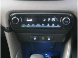 【オートエアコン】1年中快適な室内を提供!車内温度を設定すると、風量を自動で調整してくれます。