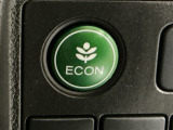 ★ECONスイッチ★ エコドライブを加速しよう!スイッチをONにすると、運転の仕方によるロスを抑え込み燃費をよくするようクルマが頑張ります(*^ー^*)燃費向上にチャレンジ♪