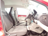 楽な姿勢で座ることが出来るので長時間の運転でも疲れにくいですし体もぶれにくいですよ。