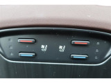 運転席と助手席にシートヒーター・ベンチレーションが付いています。