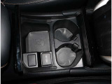 ドリンクホルダーがついてて助かりますね!