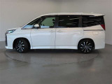 両側パワースライドドア付きだから、狭い駐車スペースなどでの 乗り降りラクラク!小さなお子さまのいるご家庭には嬉しい装備。
