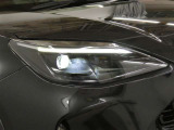 LEDヘッドライトです。デザイン性がよくとても明るいので、夜間の走行や悪天候でも安心です。しかも長寿命!