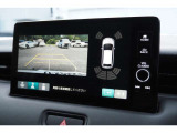 【バックカメラ】バックガイドモニター機能付きです!バックする際に後方の様子をカーナビのモニター上に表示してくれます。運転席にいながら、後方が確認できるので、バック駐車が、スムーズに行えますよ♪