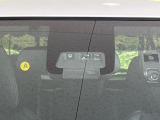 【トヨタセーフティセンス】走行中に前方の車両等を認識し、衝突しそうな時は警報とブレーキで衝突回避と被害軽減をアシスト。より安全にドライブをお楽しみいただけます。