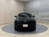 お車購入のポイントとなるフロントマスクです!シャープな目つきが印象的なデザインのヘッドランプです。