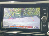 【バックカメラ】駐車時に後方がリアルタイム映像で確認できます。大型商業施設や立体駐車場での駐車時や、夜間のバック時に大活躍!運転スキルに関わらず、今や必須となった装備のひとつです!