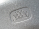 車両側面からの安全性も高めてくれる、安心装備のサイドカーテンエアバックシステムです。
