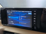 Apple CarPlay/Android Auto、Bluetooth、USB、HDMI、TVなど、多彩なメディアに対応した大画面ナビを搭載。スマートフォンと連携して、いつものアプリや音楽を車内でお楽しみいただけます。