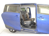 当店は全車『ロングラン保証』付!(1年間、距離無制限 HV車はHV保証付) 別途延長保証もご用意しております♪ ぜひ現車を確認にご来店ください