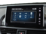 ナビゲーションは純正8インチメモリーナビを装着しております。AM、FM、Bluetooth、フルセグTVがご使用いただけます。初めて訪れた場所でも安心ですね!