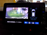 バックカメラの画像です。ガイドラインがスムースな車庫入れをサポートいたします。車庫入れの安心感がアップしますね。