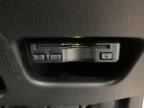 ETCを装備しています☆有料道路の料金所をノンストップで通過できてとても便利です☆高速道路のETC割引なども使えるのであるに越したことはない機能です!