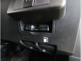 ETCを搭載しているため、高速道路の料金所で停車することなくスムーズに通過できます。支払いの手間が省け、移動中のストレスを軽減して快適なドライブをサポートします。