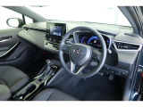 【運転席&助手席】シートは黒を基調にしたスタイリッシュなデザインです。クリーニング済みですので清潔感があり気持ち良く乗っていただけます♪