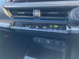 オートエアコン★温度を設定すれば車内を快適に保ってくれます♪