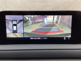 狭い場所での駐車やすれ違いなどでより的確な運転操作に役立つ360&deg;ビューモニターが装備されています。
