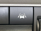 【三菱e-Assist】走行中に前方の車両等を認識し、衝突しそうな時は警報とブレーキで衝突回避と被害軽減をアシスト。より安全にドライブをお楽しみいただけます。