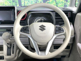 インテリアに合わせたデザインのステアリングは、運転される方のことも考え、運転しやすい形状、大きさです。是非一度、実際に触ってお確かめください。