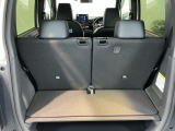 コンパクトボディーなのに、荷室はこんなに広々!たくさん荷物が積めますよ。