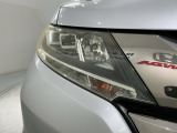 LEDヘッドライトは、点灯の瞬間から最大光量を発揮し、突然暗くなるトンネルなどでの安定感を高めます。