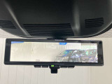 【インテリジェント ルームミラー】車両後方のカメラ映像をミラー面に映し出すので、車内の状況や、天候などに影響されずいつでもクリアな後方視界が得られます!