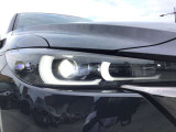 LEDヘッドランプ装備・消費電力が少なく明るいので夜間走行も安心して運転出来ます。