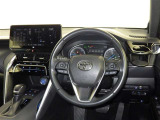 運転席まわりです。 各操作スイッチは使いやすい位置に配置されてます。
