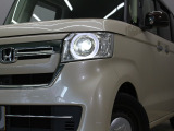 【LEDヘッドライト】悪天候や夜間走行時も良好な視界を確保し安心して運転できる高輝度LEDヘッドライトを装備!点灯速度が早く、消費電力も抑えられています!!