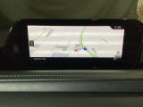 メーカー純正装着のマツダコネクトはスマートフォンとのBluetooth接続によってインターネットラジオの視聴、ハンズフリー通話、ナビゲーションなどの機能を搭載しています。
