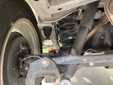 お車を安心してお乗りいただく為には、足回りの定期点検が欠かせません。サービスサポート(有償保証)では無料点検もご提供しており、安心のカーライフをお過ごしいただけるサポート体制が整っています。