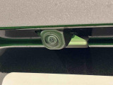 ナビゲーション等を装着した場合にバックするとき後方の安全確認ができるバックカメラが付いてます
